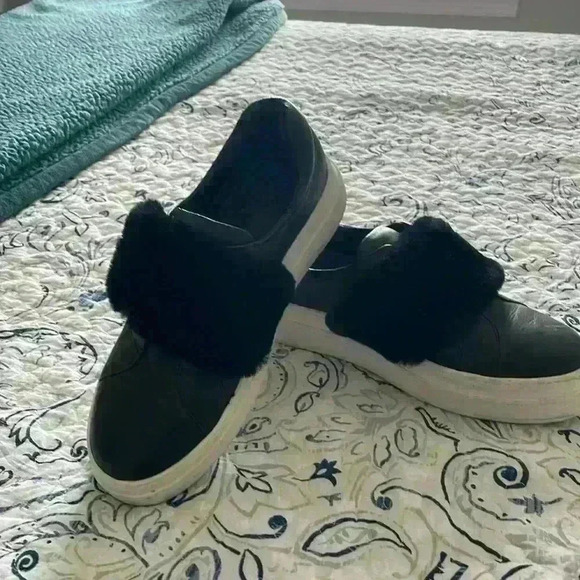 J Slides Shoes - Black leather J Slides with fur detail size 8